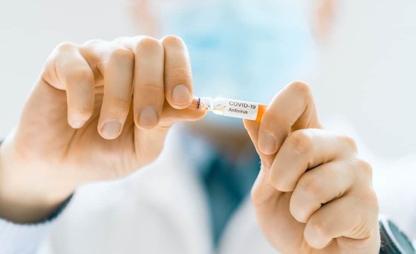 How to Manage Feather Picking in African Grey Parrots?