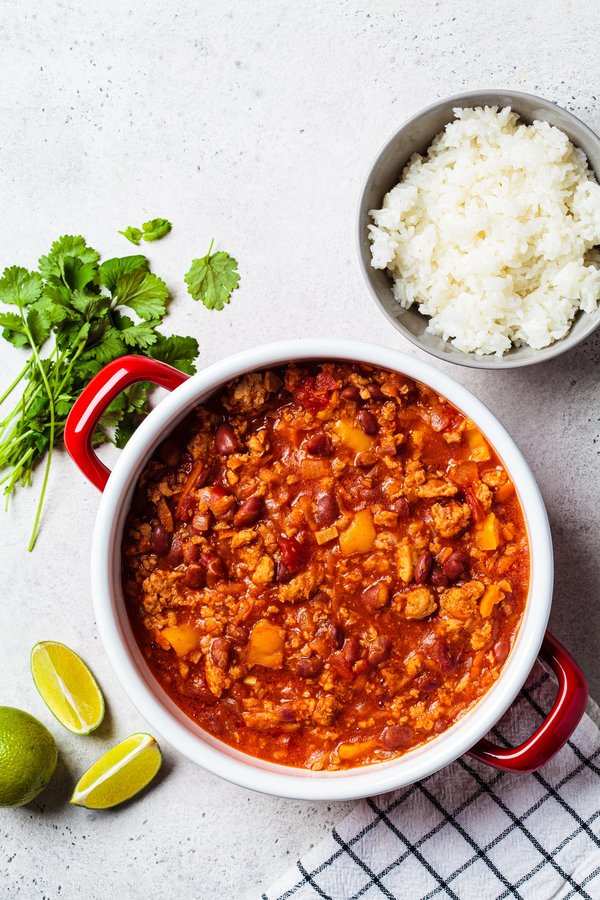 How to Create the Ultimate Vegan Bean Chili with a Smoky Twist?